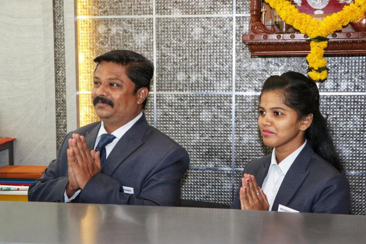 Megh Residency Navi Mumbai Hotel Buitenkant foto