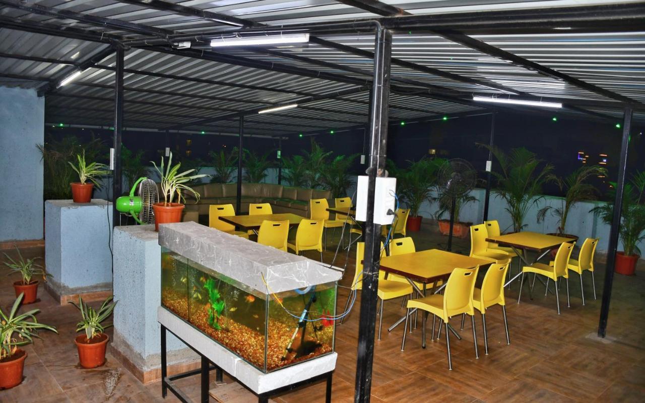 Megh Residency Navi Mumbai Hotel Buitenkant foto