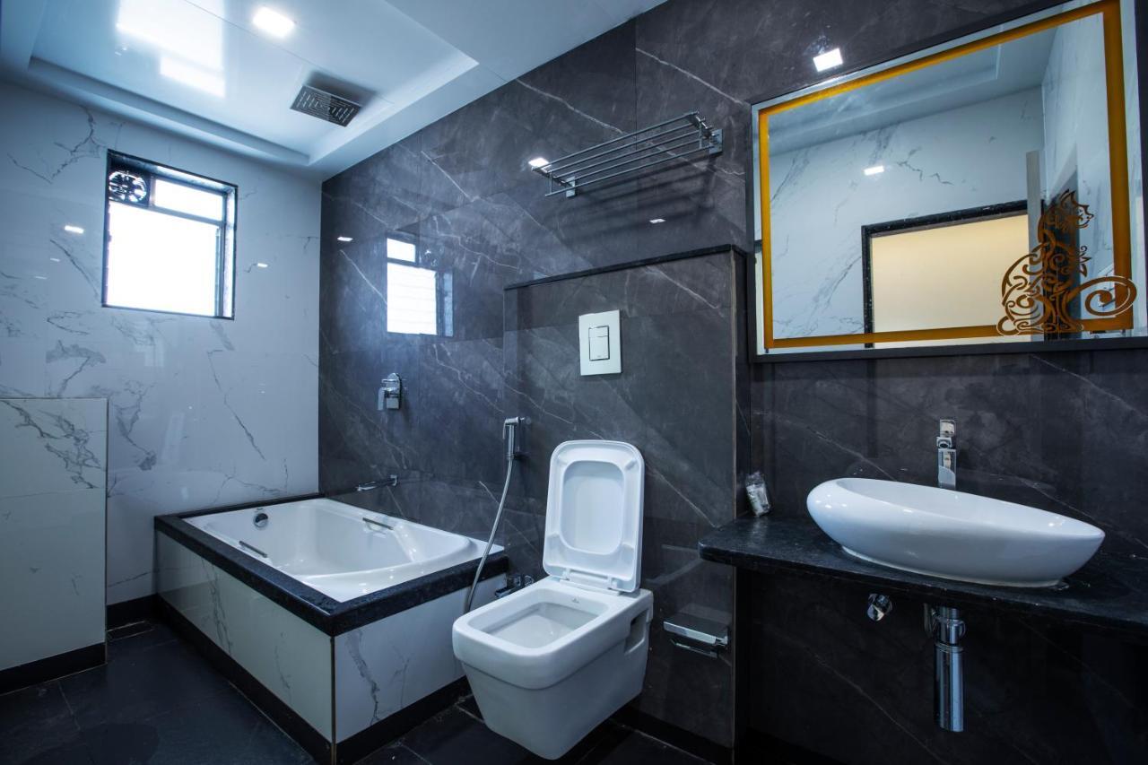 Megh Residency Navi Mumbai Hotel Buitenkant foto