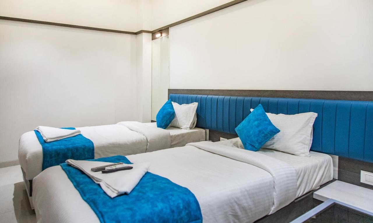 Megh Residency Navi Mumbai Hotel Buitenkant foto