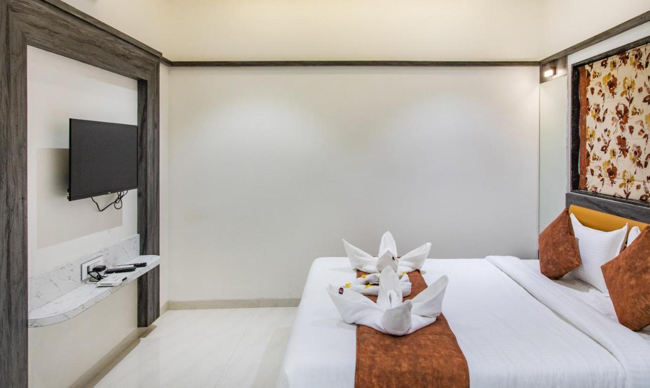 Megh Residency Navi Mumbai Hotel Buitenkant foto