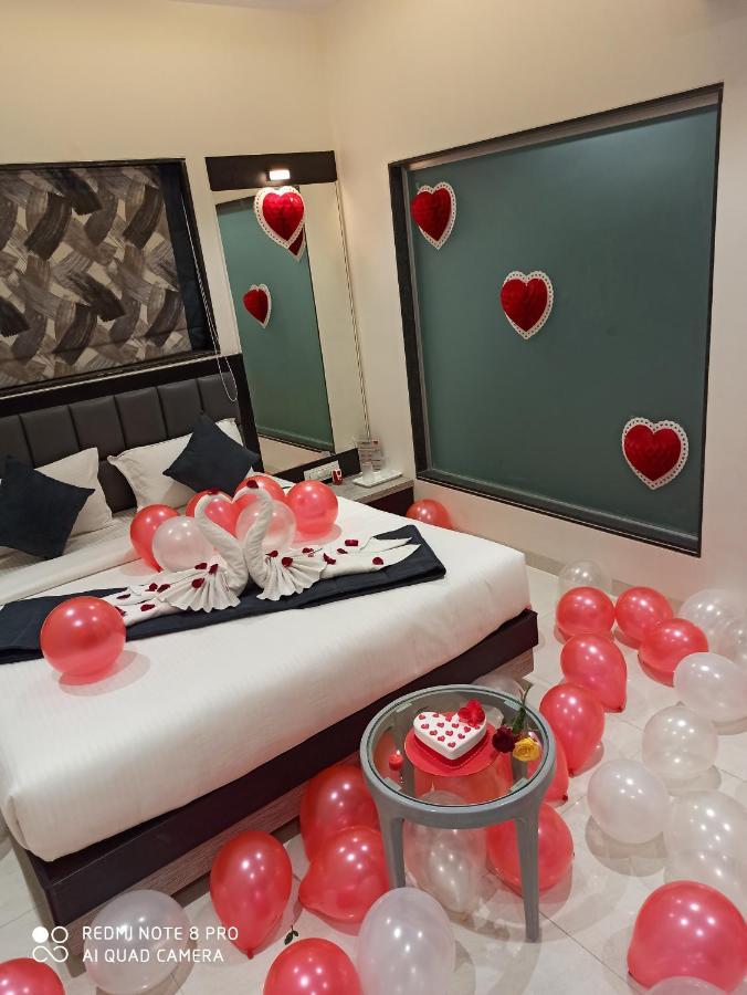Megh Residency Navi Mumbai Hotel Buitenkant foto