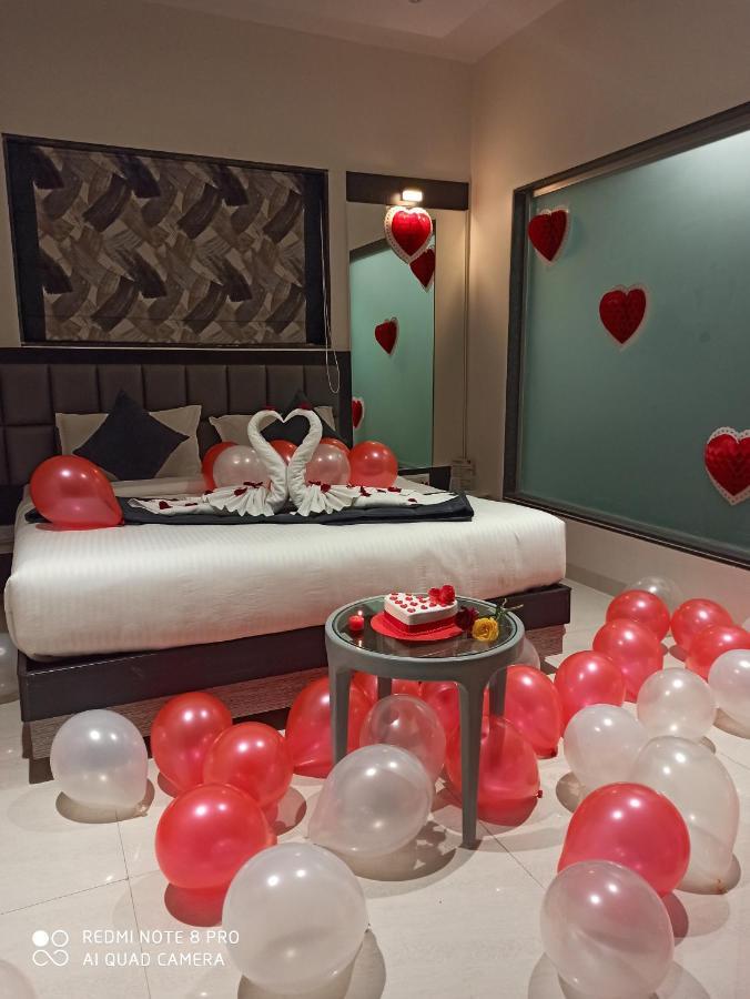 Megh Residency Navi Mumbai Hotel Buitenkant foto