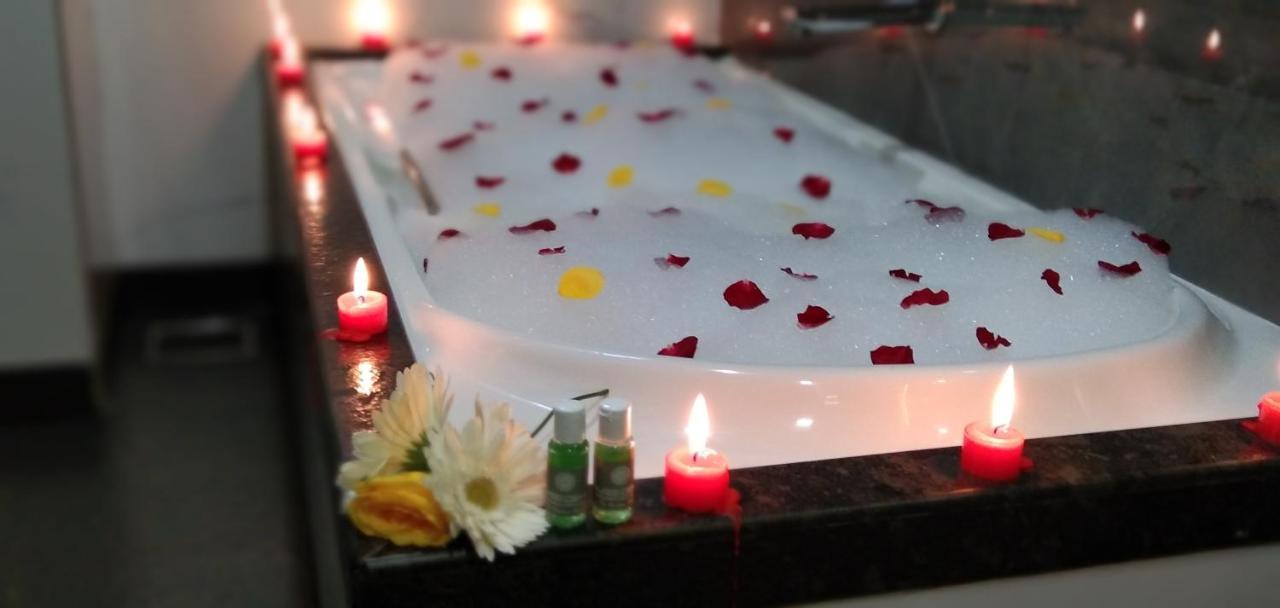 Megh Residency Navi Mumbai Hotel Buitenkant foto